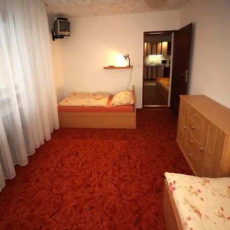 V Roklich & Apartmens V Roklich 3*